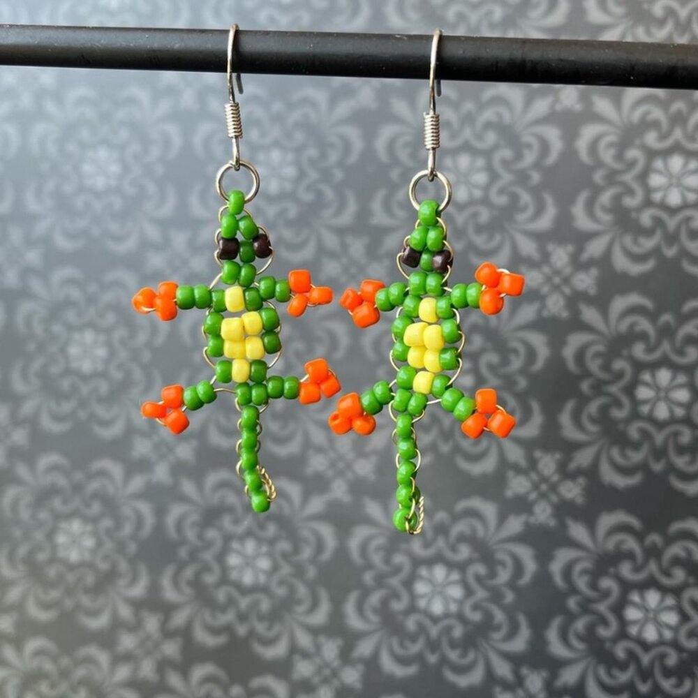Handmade Beaded Lizard Earrings - Picture 1 of 1
